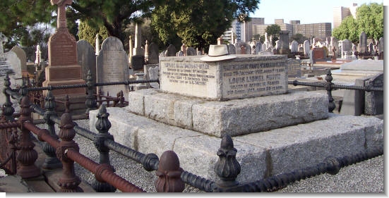 Louise Hanson-Dyer's tombstone