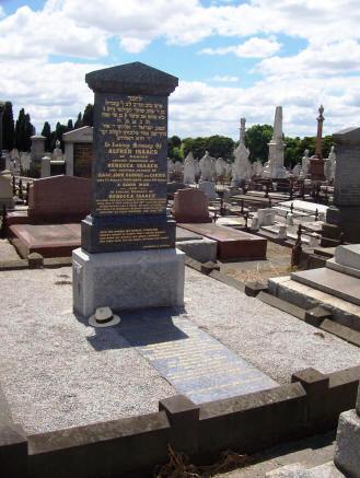 Grave of Sir Isaac Isaacs