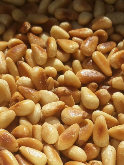 Roasted pine nuts