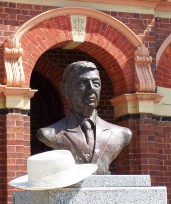 Bust of Sir Macfarlane Burnet